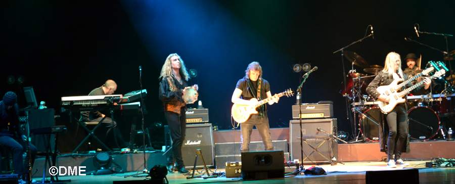 The "Genesis Revisited" band:<br />Rob Townsend, Roger King, Nad Sylvan, Steve Hackett, Nick Beggs, Gary O'Toole